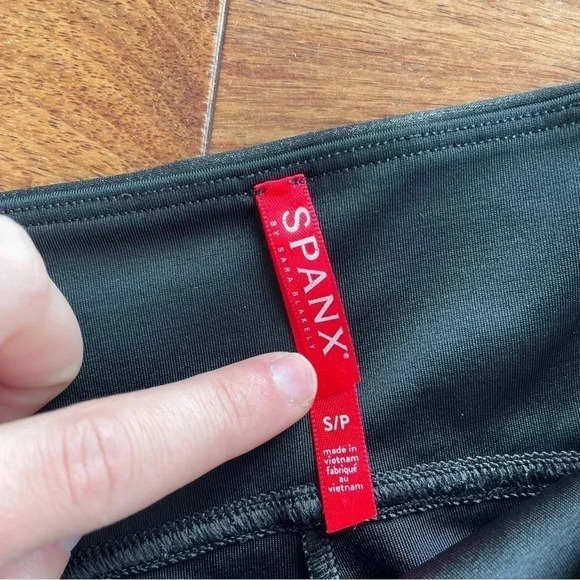 SPANX Faux Leather Black Leggings Stretch Elastic Waist Casual Compression Pants - Picture 10 of 14